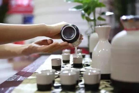 34C7B49B2326D06AA25BB4ED7CC012BF