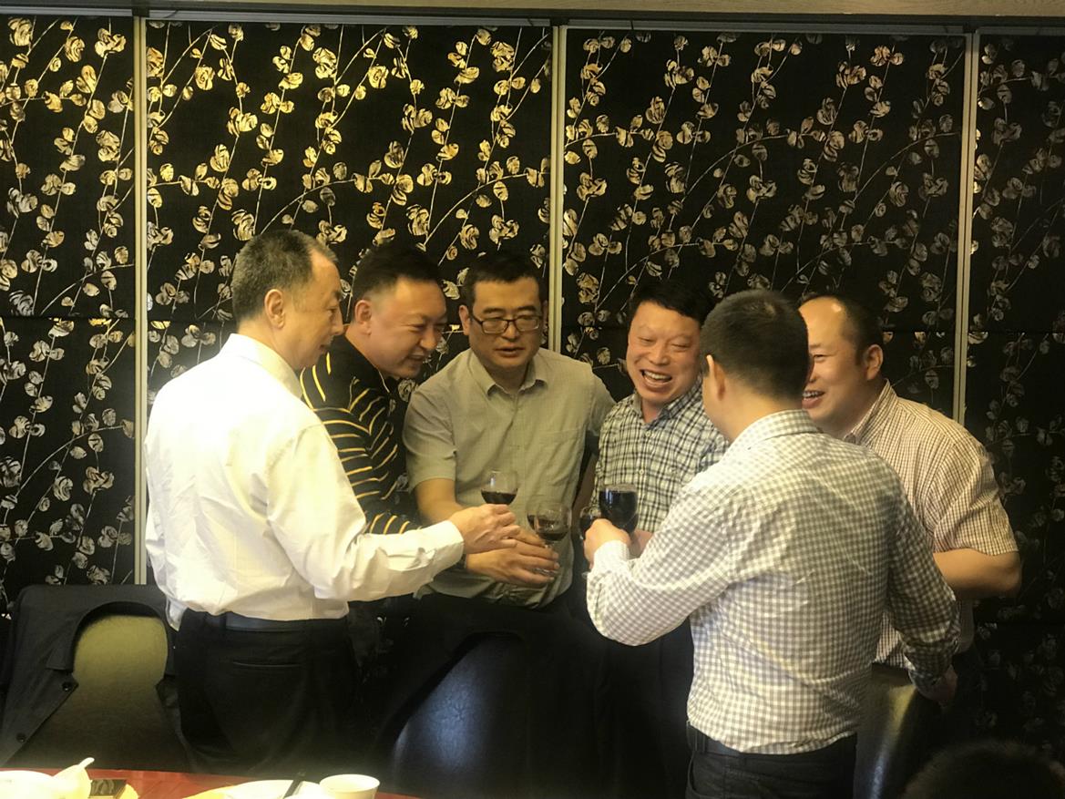 EE4703001C013689AF51DEFFDFD48F28_meitu_15